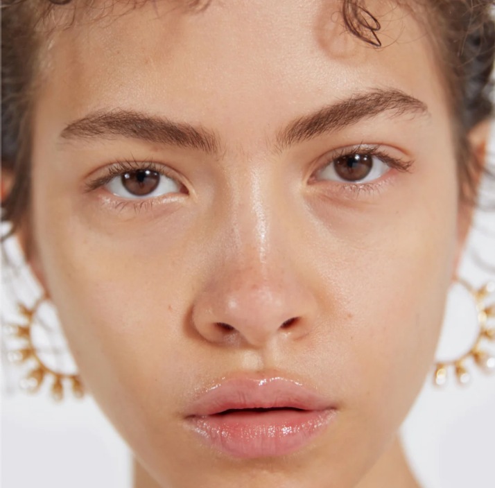 Facile Lip Jelly Untinted on model